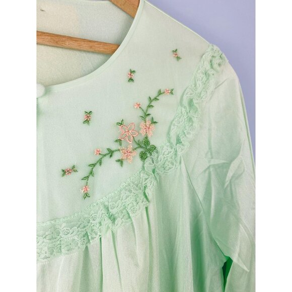 Vintage NWT Shadowline Nightgown with Embroidered Detail, Size Small, Mint Green - Picture 4 of 8